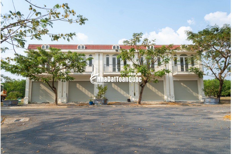 Giá chỉ từ 1 ,05tỷ/nền sở hữu đất liền thổ diện tích đa dạng từ 95m2 - 134m2.